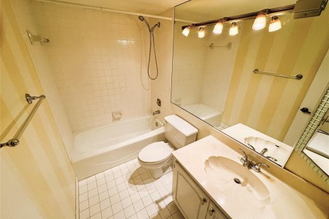 Condo in Lauderhill, Florida, 3 bedrooms  № 2170048 - photo 16
