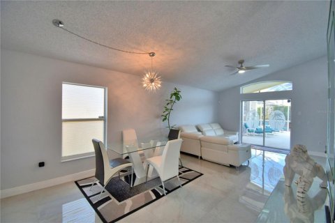 Villa ou maison à vendre à Davenport, Floride: 4 chambres, 142.23 m2 № 2135058 - photo 8