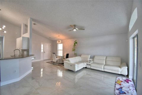 Villa ou maison à vendre à Davenport, Floride: 4 chambres, 142.23 m2 № 2135058 - photo 5