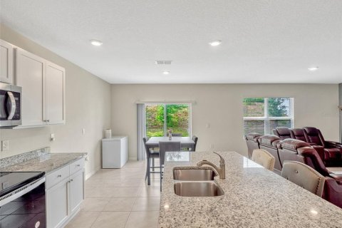 House in Tavares, Florida 5 bedrooms, 248.42 sq.m. № 1732926 - photo 14