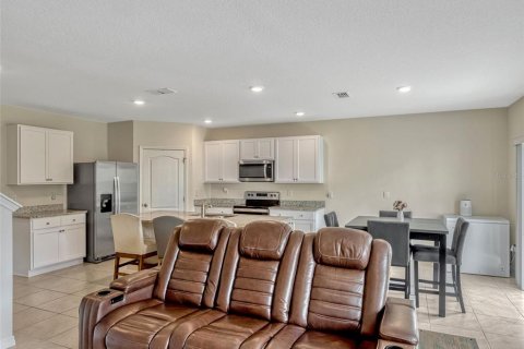 House in Tavares, Florida 5 bedrooms, 248.42 sq.m. № 1732926 - photo 18