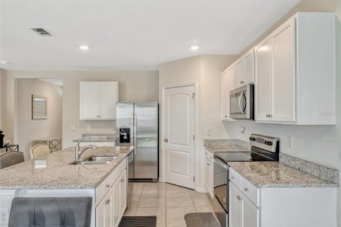 House in Tavares, Florida 5 bedrooms, 248.42 sq.m. № 1732926 - photo 12