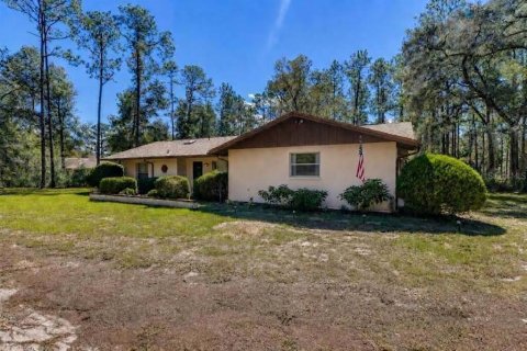 House in Dunnellon, Florida 2 bedrooms, 132.39 sq.m. № 2200242