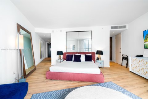 Condo in Miami Beach, Florida  № 2022959 - photo 12