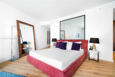 Condo in Miami Beach, Florida  № 2022959 - photo 10