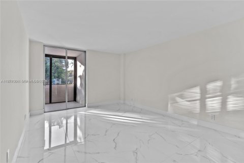 Condominio en venta en Pompano Beach, Florida, 2 dormitorios, 95.22 m2 № 2032883 - foto 19