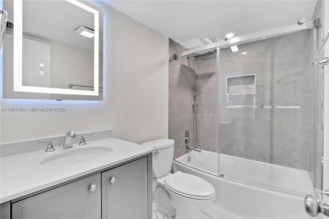 Condominio en venta en Pompano Beach, Florida, 2 dormitorios, 95.22 m2 № 2032883 - foto 14