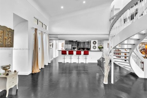 House in Golden Beach, Florida 4 bedrooms, 327.02 sq.m. № 1985474 - photo 17