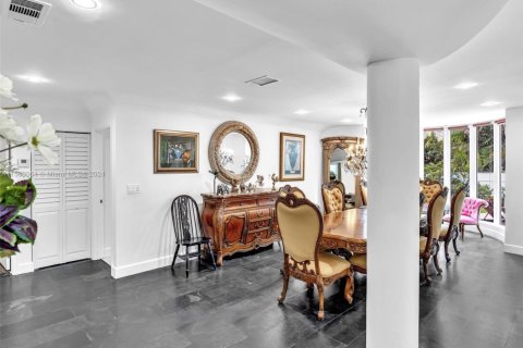 House in Golden Beach, Florida 4 bedrooms, 327.02 sq.m. № 1985474 - photo 27