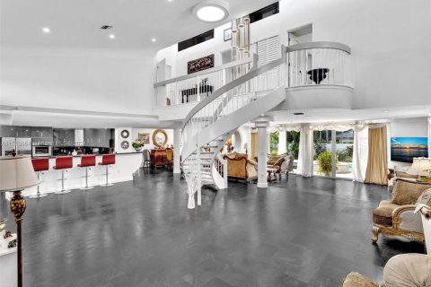 House in Golden Beach, Florida 4 bedrooms, 327.02 sq.m. № 1985474 - photo 16