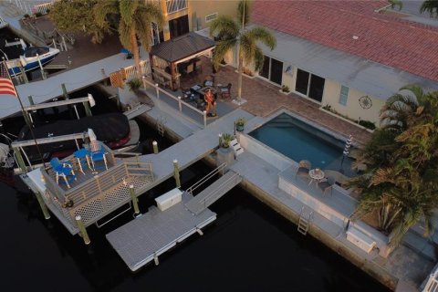 Casa en venta en New Port Richey, Florida, 3 dormitorios, 169.83 m2 № 1858343 - foto 4
