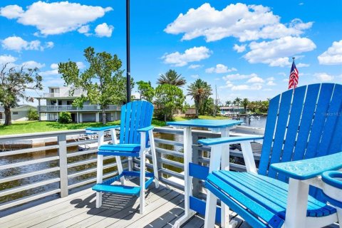 Casa en venta en New Port Richey, Florida, 3 dormitorios, 169.83 m2 № 1858343 - foto 14