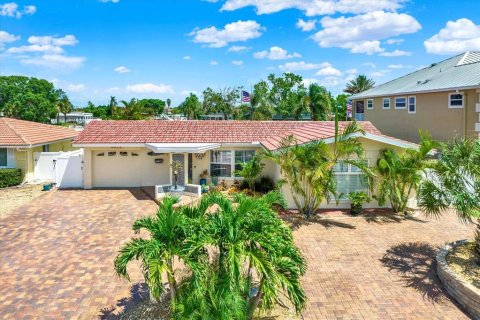 Casa en venta en New Port Richey, Florida, 3 dormitorios, 169.83 m2 № 1858343 - foto 1