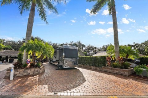 Commercial property in Port St. Lucie, Florida № 2081760 - photo 17
