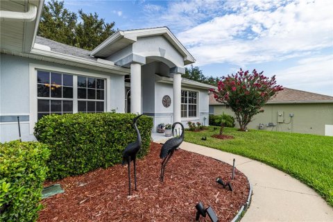 Villa ou maison à vendre à Tavares, Floride: 3 chambres, 194.63 m2 № 2314835 - photo 2
