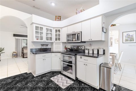 Villa ou maison à vendre à Tavares, Floride: 3 chambres, 194.63 m2 № 2314835 - photo 17