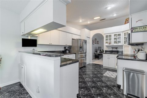Villa ou maison à vendre à Tavares, Floride: 3 chambres, 194.63 m2 № 2314835 - photo 16