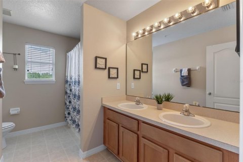 House in Orlando, Florida 5 bedrooms, 252.42 sq.m. № 1662708 - photo 20