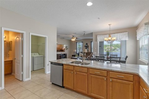 House in Orlando, Florida 5 bedrooms, 252.42 sq.m. № 1662708 - photo 13