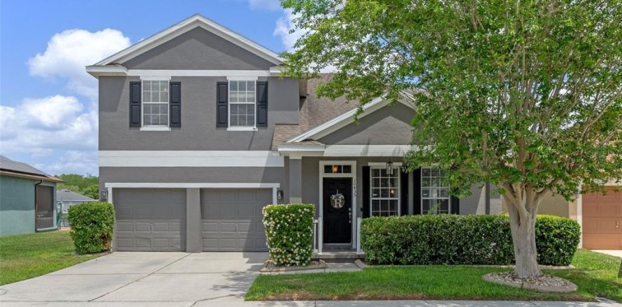 House in Orlando, Florida 5 bedrooms, 252.42 sq.m. № 1662708