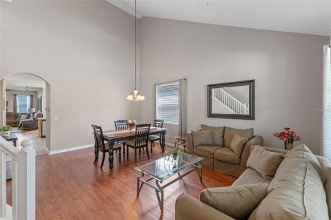 House in Orlando, Florida 5 bedrooms, 252.42 sq.m. № 1662708 - photo 5