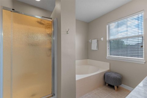 House in Orlando, Florida 5 bedrooms, 252.42 sq.m. № 1662708 - photo 28