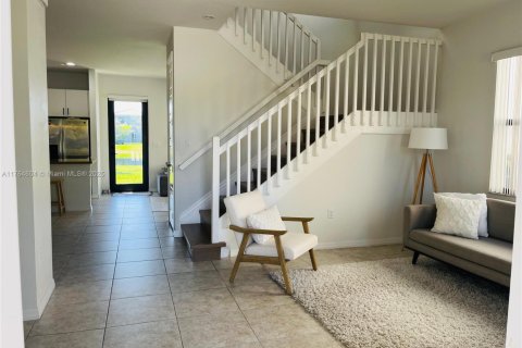 Casa en venta en Miami, Florida, 3 dormitorios, 182.55 m2 № 1868113 - foto 17