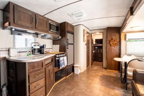 Apartamento en alquiler en Key Largo, Florida, 2 dormitorios № 1937360 - foto 2