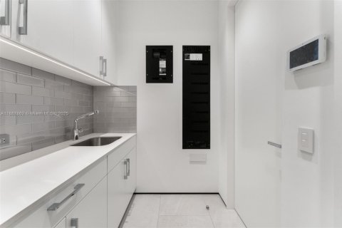 Villa ou maison à vendre à Coral Gables, Floride: 2 chambres, 161.84 m2 № 1948058 - photo 20