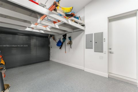 Villa ou maison à vendre à Coral Gables, Floride: 2 chambres, 161.84 m2 № 1948058 - photo 23