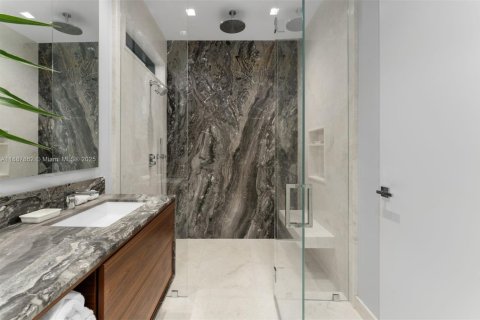 Villa ou maison à vendre à Coral Gables, Floride: 2 chambres, 161.84 m2 № 1948058 - photo 30