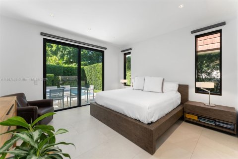 Villa ou maison à vendre à Coral Gables, Floride: 2 chambres, 161.84 m2 № 1948058 - photo 27