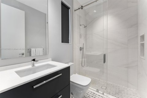 Villa ou maison à vendre à Coral Gables, Floride: 2 chambres, 161.84 m2 № 1948058 - photo 26