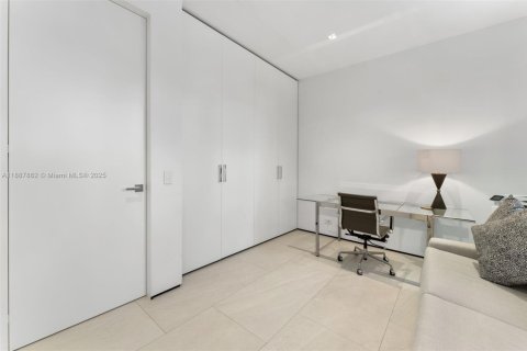 Villa ou maison à vendre à Coral Gables, Floride: 2 chambres, 161.84 m2 № 1948058 - photo 25