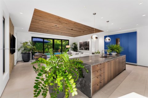 Villa ou maison à vendre à Coral Gables, Floride: 2 chambres, 161.84 m2 № 1948058 - photo 14