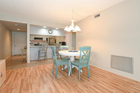 Copropriété à louer à Vero Beach, Floride: 2 chambres, 110.37 m2 № 2083344 - photo 12