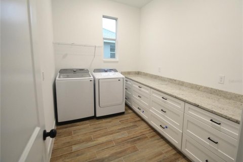House in North Port, Florida 3 bedrooms, 168.25 sq.m. № 1812831 - photo 10