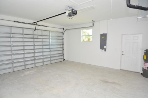 House in North Port, Florida 3 bedrooms, 168.25 sq.m. № 1812831 - photo 16