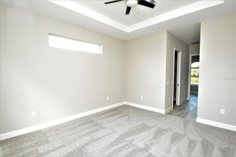 House in North Port, Florida 3 bedrooms, 168.25 sq.m. № 1812831 - photo 13