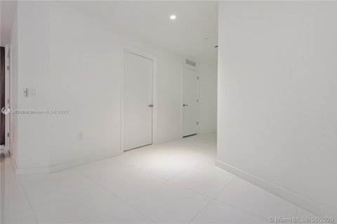 Купить кондоминиум в Майами, Флорида 1 спальня, 94.57м2, № 2054957 - фото 13