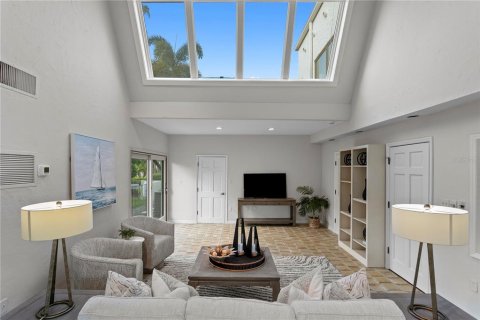 Villa ou maison à vendre à Tampa, Floride: 5 chambres, 412.76 m2 № 2431107 - photo 21