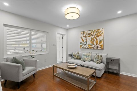 Villa ou maison à vendre à Tampa, Floride: 5 chambres, 412.76 m2 № 2431107 - photo 19