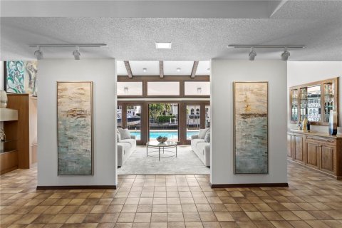 Villa ou maison à vendre à Tampa, Floride: 5 chambres, 412.76 m2 № 2431107 - photo 6