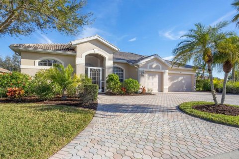Villa ou maison à vendre à Sarasota, Floride: 4 chambres, 223.15 m2 № 1416818 - photo 1