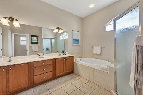 Villa ou maison à vendre à Sarasota, Floride: 4 chambres, 223.15 m2 № 1416818 - photo 3