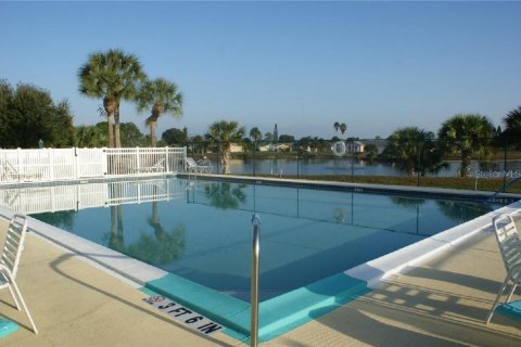 Villa ou maison à vendre à Port Charlotte, Floride: 2 chambres, 97.55 m2 № 1765804 - photo 22