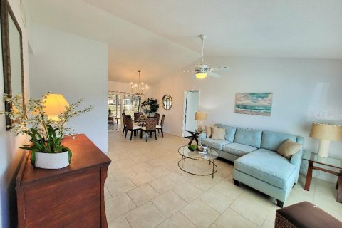 Villa ou maison à vendre à Port Charlotte, Floride: 2 chambres, 97.55 m2 № 1765804 - photo 2