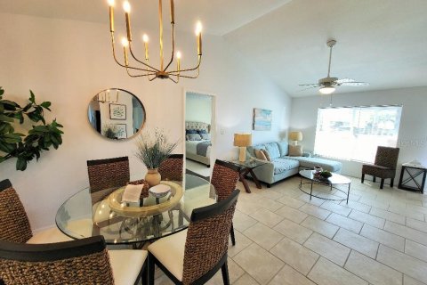 Villa ou maison à vendre à Port Charlotte, Floride: 2 chambres, 97.55 m2 № 1765804 - photo 4
