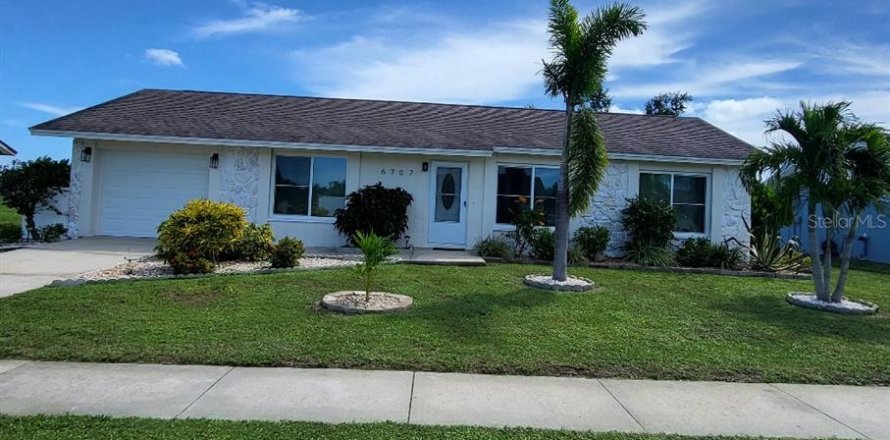 Villa ou maison à Port Charlotte, Floride 2 chambres, 97.55 m2 № 1765804