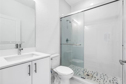 Townhouse in Miami, Florida 5 bedrooms № 2069632 - photo 12